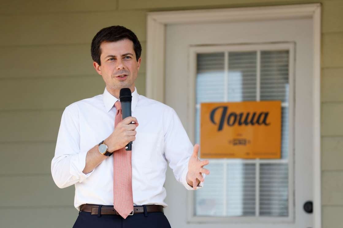 2020 Democrats Flock to Iowa's Pride Fest Amid Heightened Focus on LGBTQ Rights