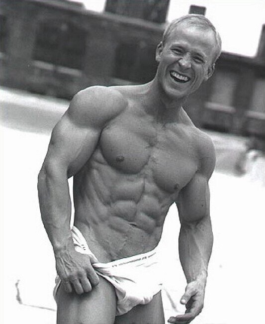 Muscle B&W 07.jpg