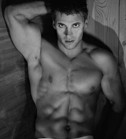 Muscle B&W 01.jpg