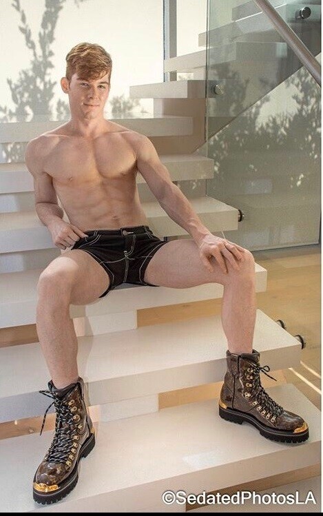 635001370_alexespenshade3.thumb.jpg.4033