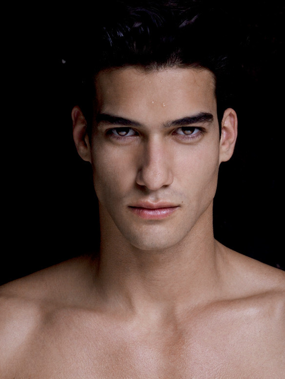 Face03.jpg.f966888086eef509a7cd7b758f511