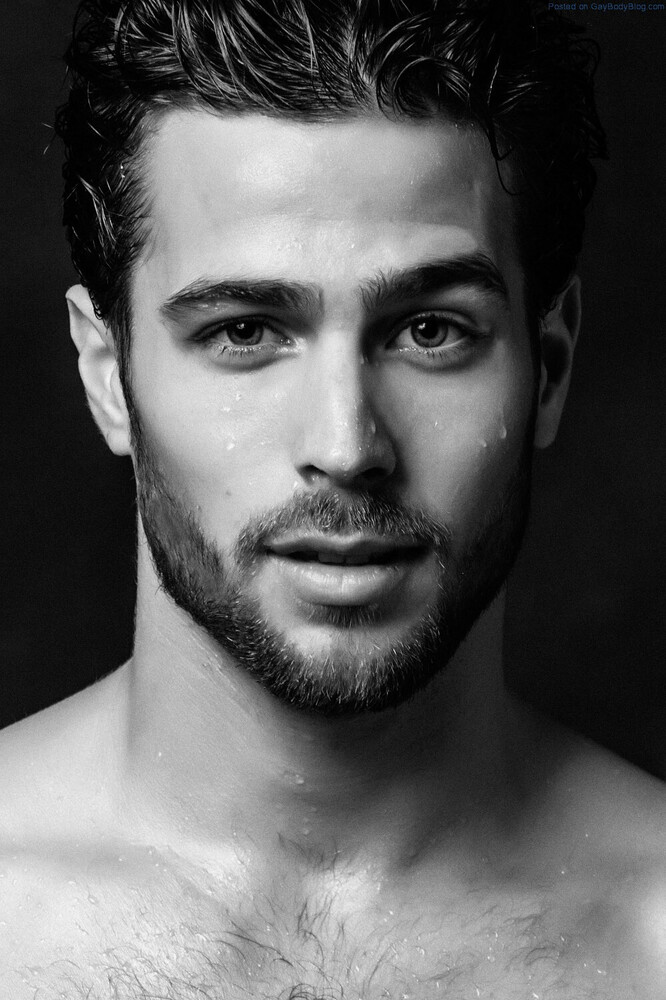 Face02.thumb.jpg.e3af259b9a02da59e20c5e9