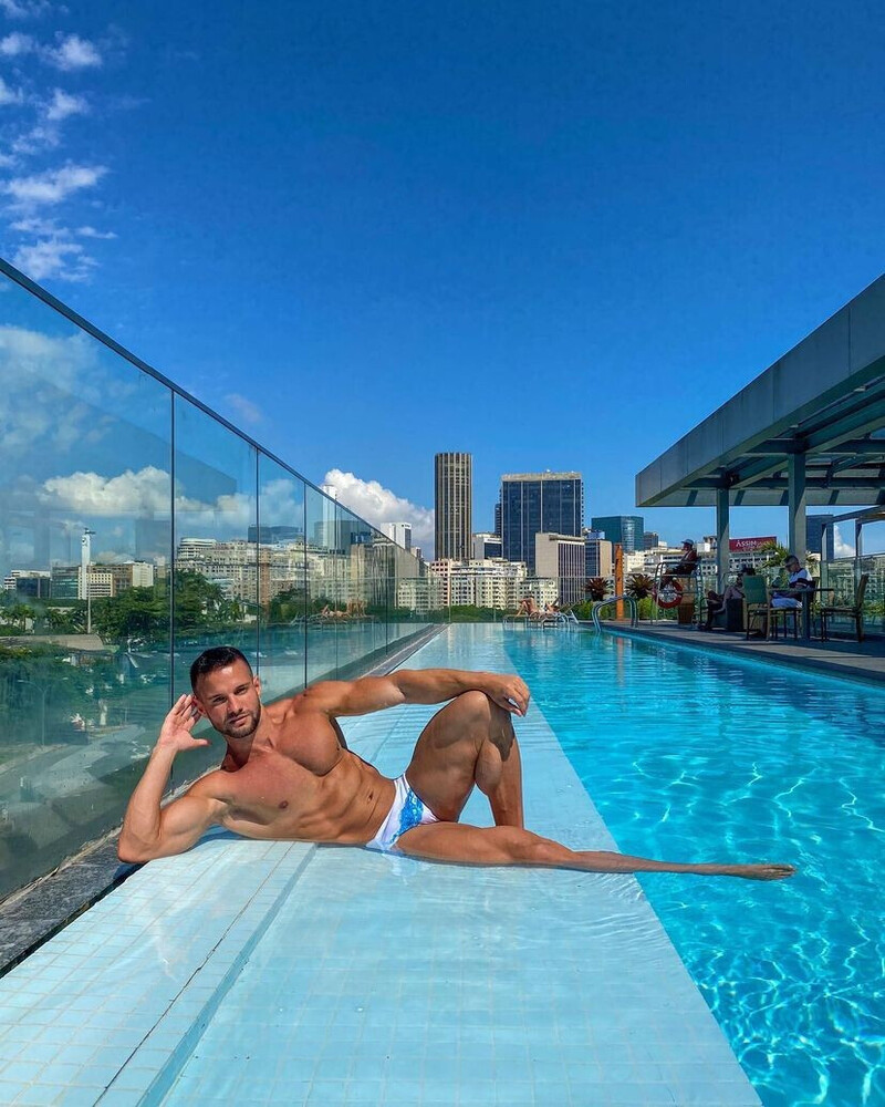 large.B8EC453A-DFD8-42B9-838D-C41FD1F5EA