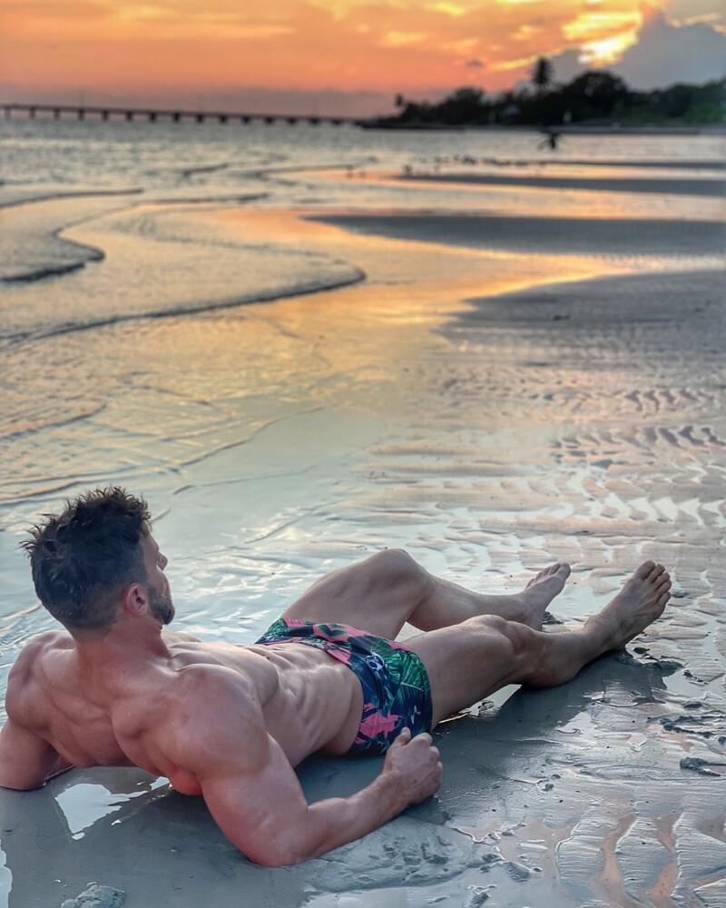 TimMcComsey.thumb.jpg.eb1c5fc6a33192f2d0